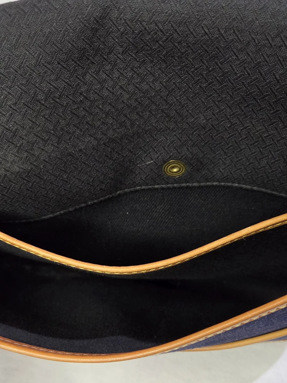 VINTAGE DOONEY & BOURKE DARK DENIM & LEATHER TRIM CROSSBODY PURSE
